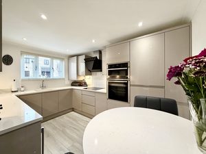 Dining Kitchen- click for photo gallery